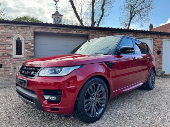A 2017 LAND ROVER RANGE ROVER SPORT 3.0 SD V6 HSE Dynamic