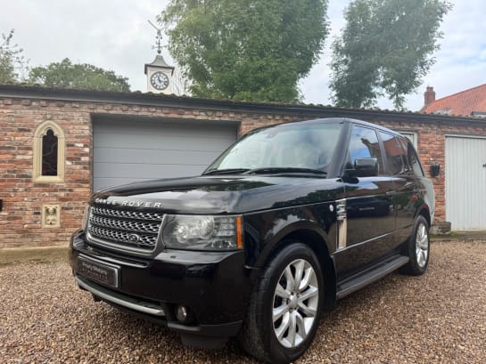 A 2010 LAND ROVER RANGE ROVER 3.6 TD V8 Vogue