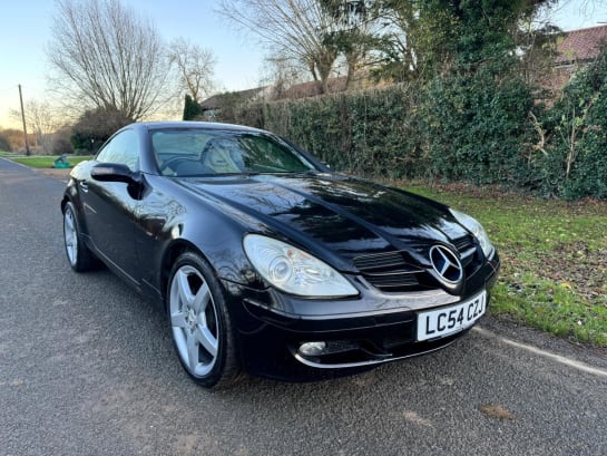 A 2004 MERCEDES-BENZ SLK 3.5 SLK350