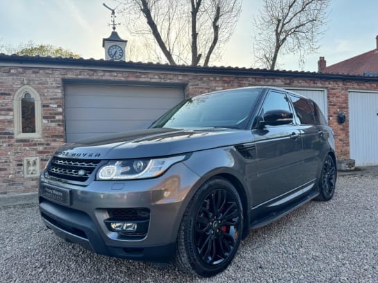 A 2017 LAND ROVER RANGE ROVER SPORT 3.0 SD V6 HSE Dynamic