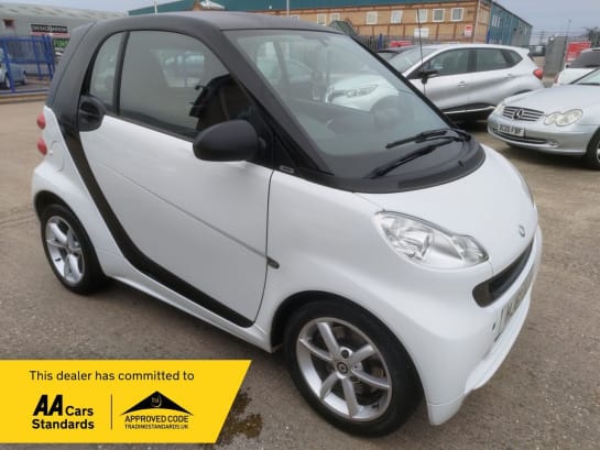 A 2011 SMART FORTWO COUPE PULSE MHD