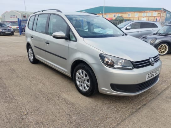 A null VOLKSWAGEN TOURAN 1.6 S TDI DSG 5d 106 BHP