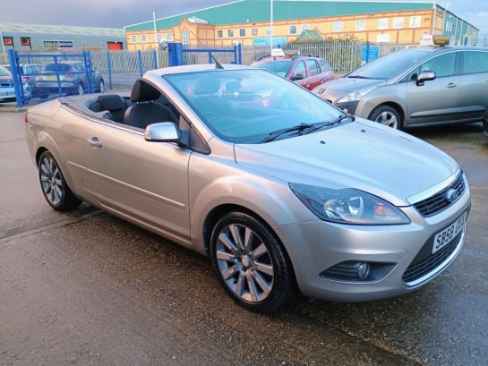A null FORD FOCUS CC 2.0 CC-2 Convertible 2dr Petrol Manual (179 g/km, 143 bhp)