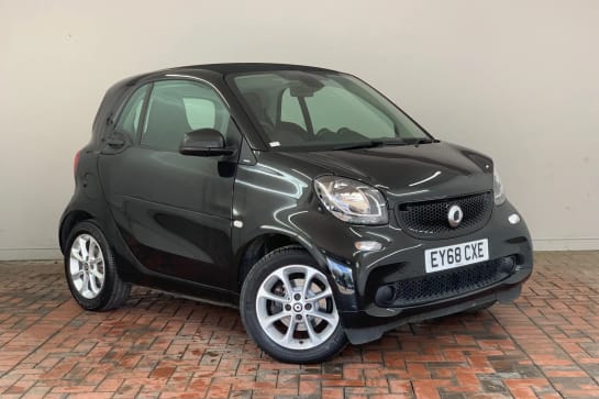 A 2018 SMART FORTWO COUPE 1.0 Passion 2dr [Cruise control with speedtronic variable speed limiter,15" 8 spoke alloy wheels painted in silver]