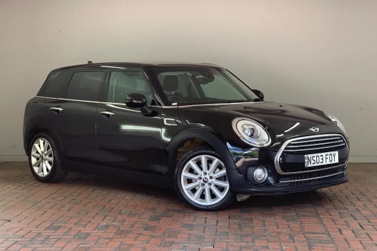 A 2017 MINI CLUBMAN 1.5 Cooper 6dr [17" Vent Spoke Alloys, Comfort Access System, LED Headlights, Rear Park Distance, Heated Seats, Darkened Rear Glass]