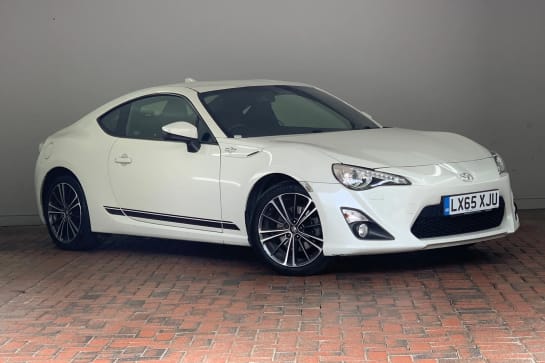 A 2015 TOYOTA GT86 2.0 D-4S 2dr [18''Alloy Wheels, Heated Seats, Led Daytime Running Lights]