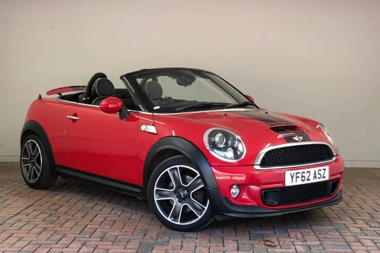 A 2012 MINI ROADSTER 1.6 Cooper S 2dr [Chili Pack] [Leather Lounge Carbon Black, Visual Boost Radio, Convertible Pack, Full Bluetooth, 17''Black-Star Alloy Wheels, Chrome