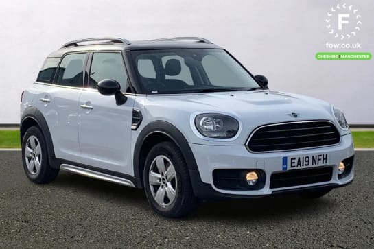 A 2019 MINI COUNTRYMAN 1.5 Cooper Classic 5dr [Black roof and mirror caps,Rear parking distance control,Electric windows,Multifunction steering wheel]