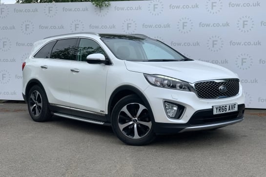A 2016 KIA SORENTO 2.2 CRDi KX-3 5dr Auto [Infinity Premium sound system with 10 speakers and subwoofer, Cruise control, Steering wheel mounted audio controls]