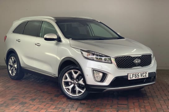 A 2015 KIA SORENTO 2.2 CRDi KX-4 5dr Auto [Panoramic Roof, 19''Alloy Wheels, Satellite Navigation, Parking Camera, Heated Seats, Parallel Parking Assist With Front & Rea