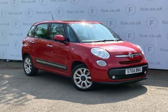 A 2014 FIAT 500L 1.4 Lounge 5dr [17"Alloys,Touchscreen Dab radio,Rear parking sensor,Electric adjustable door mirrors,Leather steering wheel with audio controls]