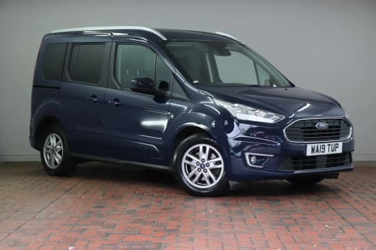 A 2019 FORD TOURNEO CONNECT 1.5 EcoBlue 120 Titanium 5dr [Lane keep assist, Privacy glass, Heated front screen]