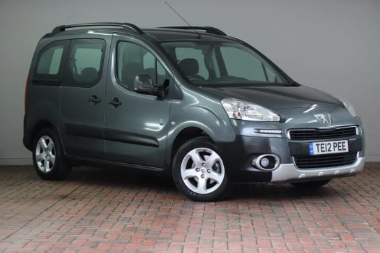 A 2013 PEUGEOT PARTNER TEPEE 1.6 HDi 92 Outdoor 5dr [Electric/Heated Door Mirrors, 60/40 Split folding Removable rear seat, Radio/CD/MP3 with Aux Input]
