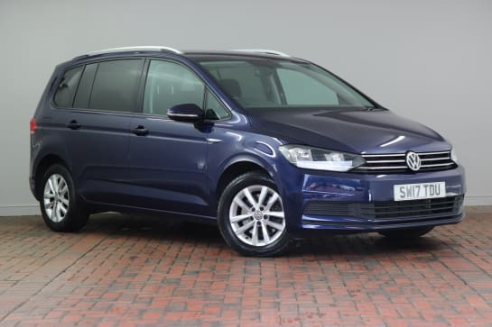 A 2017 VOLKSWAGEN TOURAN 2.0 TDI SE 5dr DSG [Privacy Glass, Electrically Adjustable and Heated Mirrors, DAB]