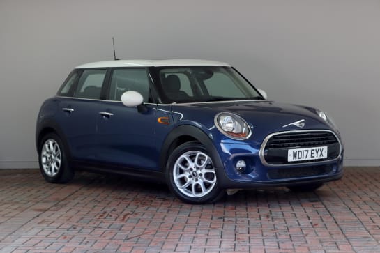 A 2017 MINI HATCH 1.5 Cooper 5dr Auto [Pepper Pack] [16" Alloys, Lighting Pack, Dab Radio, Half Leather, Pan Roof]