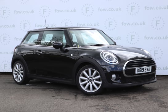 A 2019 MINI HATCH 1.5 Cooper Classic II 3dr [Comfort Pack Plus, Heated Seats, Parking Assistant, LED Headlights, Rear Camera]