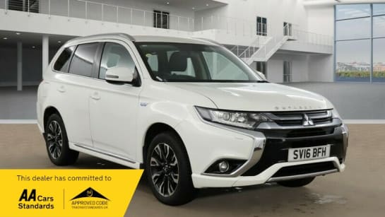 A null MITSUBISHI OUTLANDER PHEV GX 3H PLUS