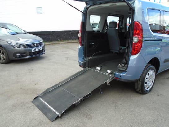 A null FIAT DOBLO 1.4 FREEDOM 5d 4 Seater Wheels Chair Access only 30,000 miles 8 service sta