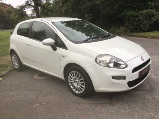 A null FIAT PUNTO 1.2 Pop Hatchback 3dr Petrol Euro 6 (69 bhp) Ideal First Car, 7 Service Sta