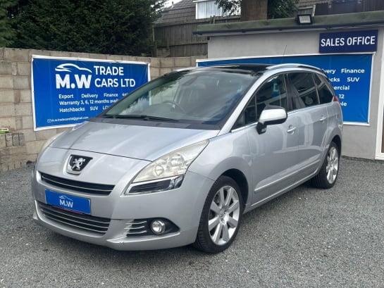 A null PEUGEOT 5008 1.6 HDi Allure Euro 5 5dr