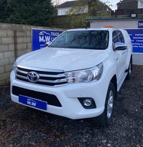 A 2018 TOYOTA HILUX ICON 4WD D-4D DCB