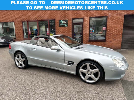 A null MERCEDES-BENZ SL 3.5l 2d 195 BHP Stamped service book