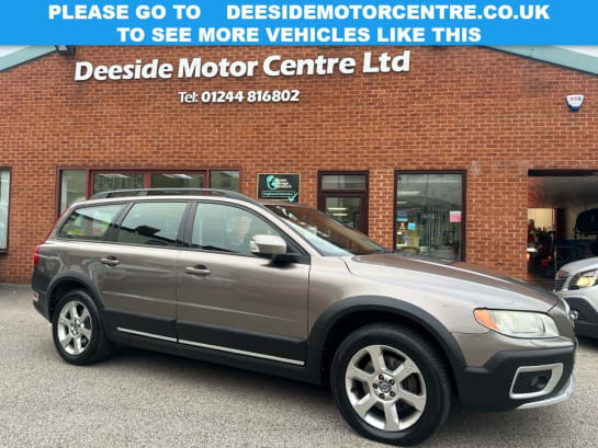 A null VOLVO XC70 2.4 D5 SE Estate 5dr Diesel Geartronic AWD Euro 4 (185 ps) Rear parking sen