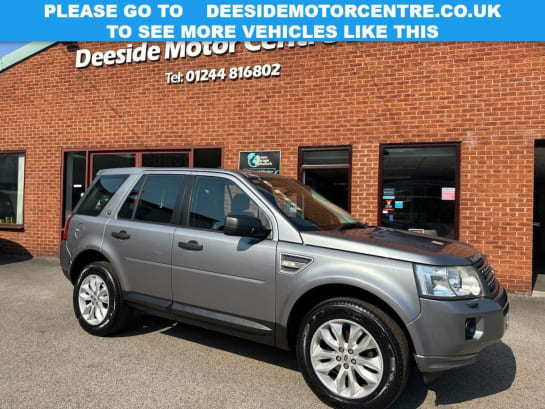 A null LAND ROVER FREELANDER 2 2.2 TD4 HSE SUV 5dr Diesel Manual 4WD Euro 5 (s/s) (150 ps) Front and rear