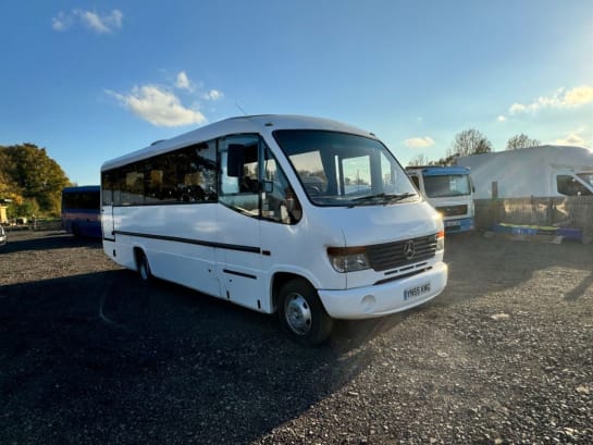 A null MERCEDES-BENZ ACTROS 814 33 SEAT MINI BUS