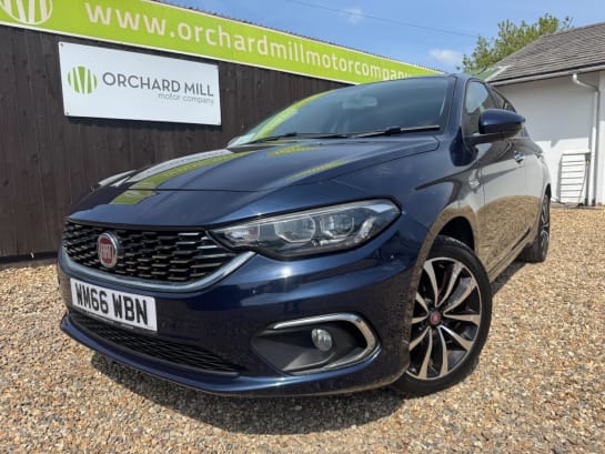 A 2016 FIAT TIPO 1.6 Tipo Hatchback 1.6 Multijet Ii 120hp Lounge