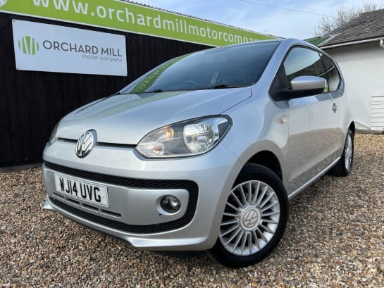 A 2014 VOLKSWAGEN UP 1.0 High up!