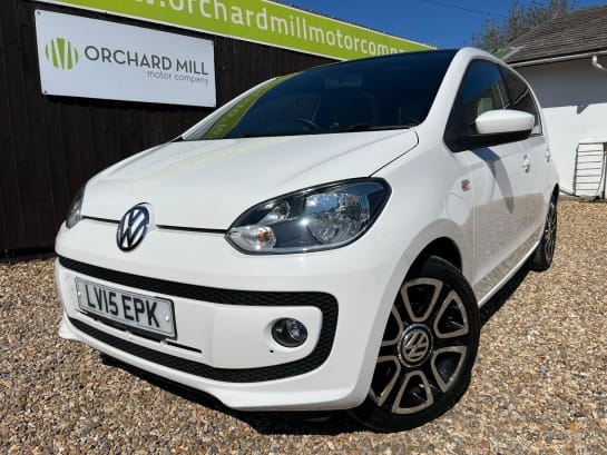 A 2015 VOLKSWAGEN UP 1.0 High up!