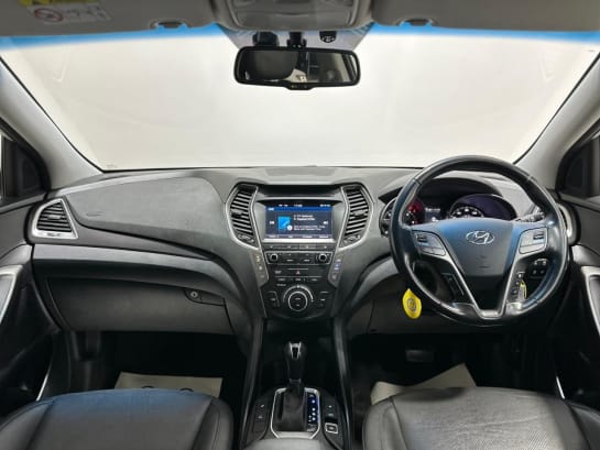 A 2016 HYUNDAI SANTA FE 2.2 CRDi Blue Drive Premium SUV 5dr Diesel Auto 4WD Euro 6 (s/s) (7 Seat) (