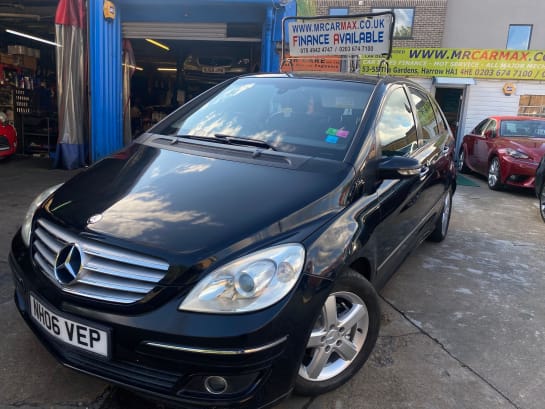 A 2006 MERCEDES-BENZ B CLASS B170 SE 5-Door