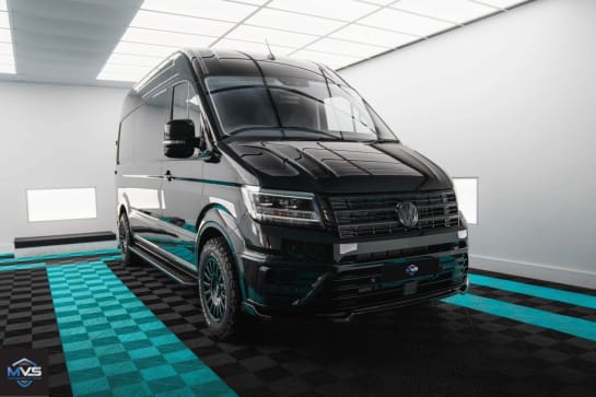 A null VOLKSWAGEN CRAFTER CR35 TDI 2.0 4MOTION MWB 180BHP AUTO R STYLED