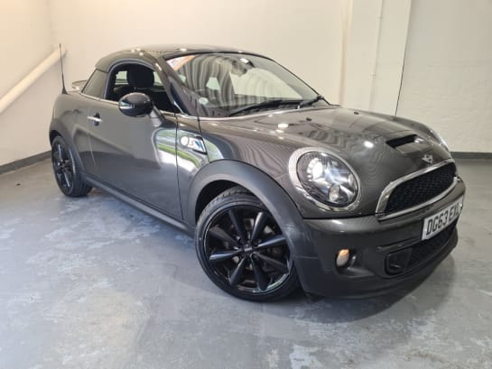 A null MINI COUPE 1.6 COOPER S 2d 181 BHP Chili Pack. Half Leather. Bluetooth