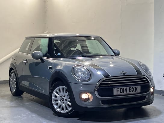 A null MINI HATCH COOPER 1.5 COOPER 3d 134 BHP CHILI Pack. Visual Boost Radio