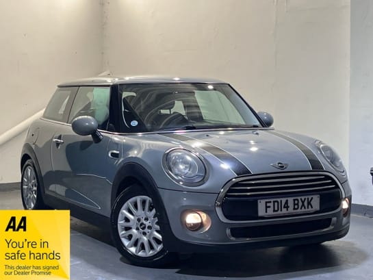 A 2014 MINI HATCH COOPER 1.5 COOPER 3d 134 BHP CHILI Pack. Visual Boost Radio