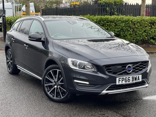 A null VOLVO V60 CROSS COUNTRY 2.0 D4 Lux Nav Estate 5dr Diesel Auto Euro 6 (s/s) (190 ps)