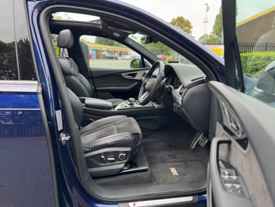 A 2019 AUDI Q7 3.0 TDI V6 50 S line SUV 5dr Diesel Tiptronic quattro Euro 6 (s/s) (286 ps)