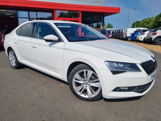 A null SKODA SUPERB 2.0 TDI SE L Executive Hatchback 5dr Diesel Manual Euro 6 (s/s) (150 ps)