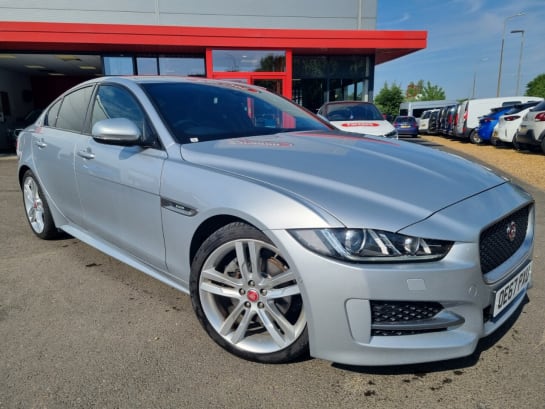 A null JAGUAR XE 2.0d R-Sport Saloon 4dr Diesel Auto Euro 6 (s/s) (180 ps)