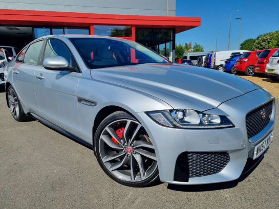 A null JAGUAR XF 3.0 V6 S Saloon 4dr Petrol Auto Euro 6 (s/s) (380 ps)