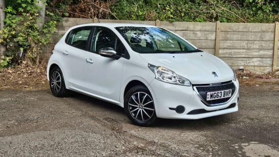 A 2013 PEUGEOT 208 1.2 VTi Access+ Euro 5 5dr