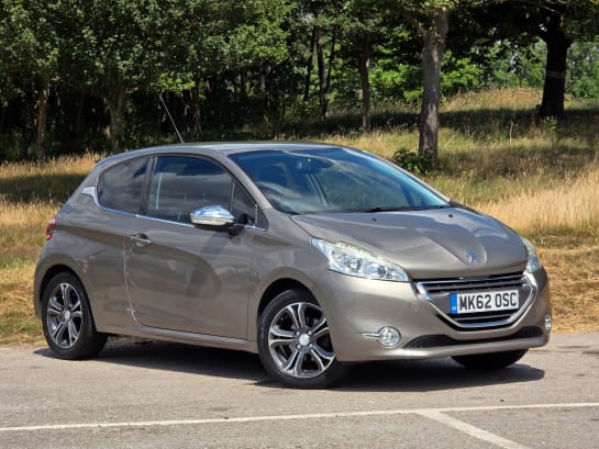 A 2012 PEUGEOT 208 1.4 VTi Allure Euro 5 3dr
