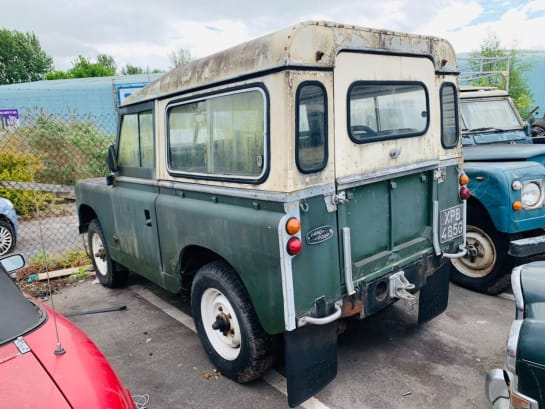 A 1969 LAND ROVER 88 2.3 4 CYL 74 BHP