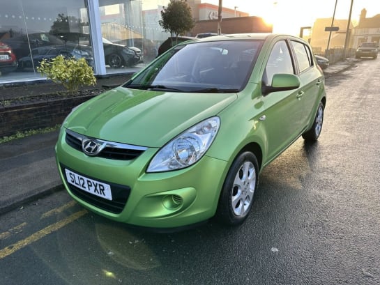 A null HYUNDAI I20 1.2 Comfort Hatchback 5dr Petrol Manual Euro 5 (77 bhp)