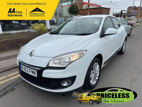 A null RENAULT MEGANE 1.6 16V Expression + Hatchback 5dr Petrol Manual Euro 5 (110 ps)