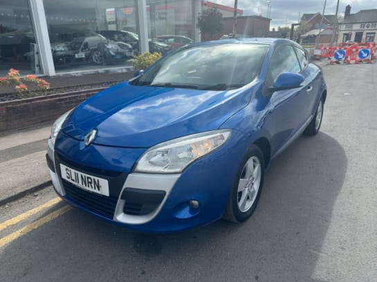 A null RENAULT MEGANE 1.6 16V Dynamique TomTom Coupe 3dr Petrol Manual Euro 5 (110 ps)