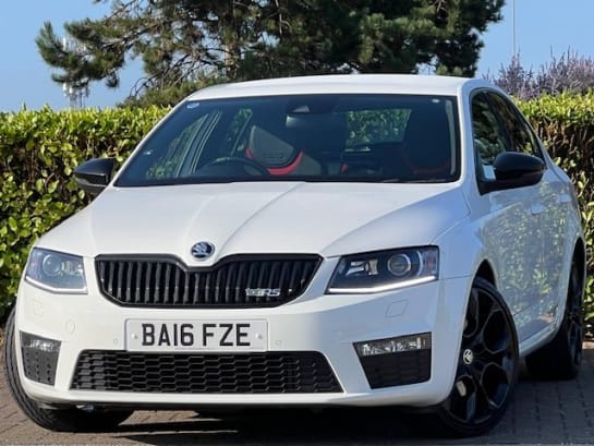 A null SKODA OCTAVIA 2.0 VRS TDI DSG 5d 181 BHP